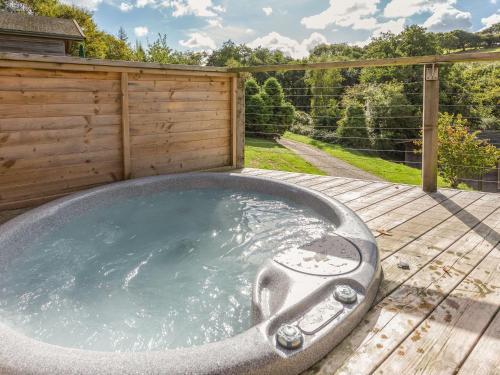 2 Lake View, Looe