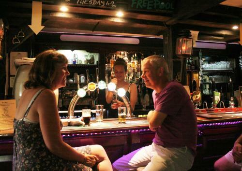 Three Horseshoes