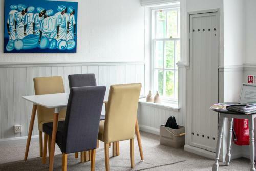 Hostal The Traveller's B&B
