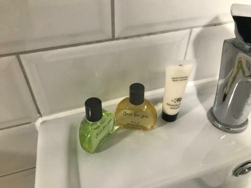 Hotel Home N Away Ensuite Room