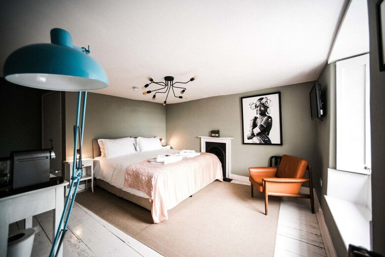 Hostal Hix Townhouse