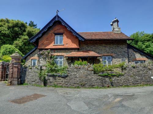 Quaint Cottage In Lynton Near The Beach