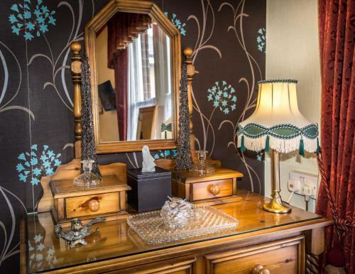 Hostal Creston Villa Guest House