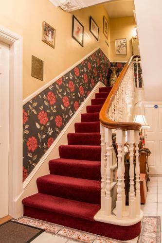 Hostal Creston Villa Guest House