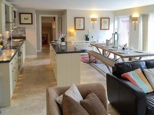 The Retreat, Lincoln