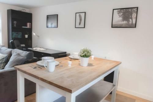 Vauxhall Apartment