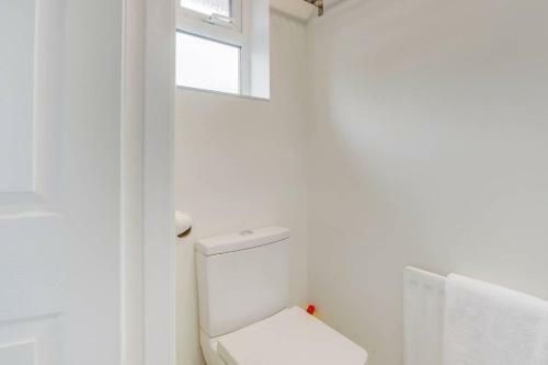 Villa Spacious 3br Bungalow In Liverpool