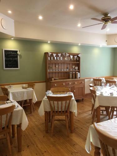 Hostal Astonwood Hotel