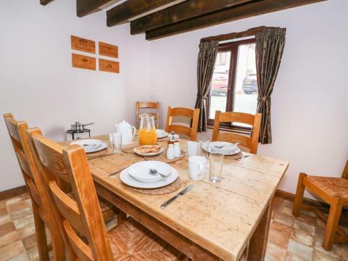 Cedar Cottage, Llanidloes