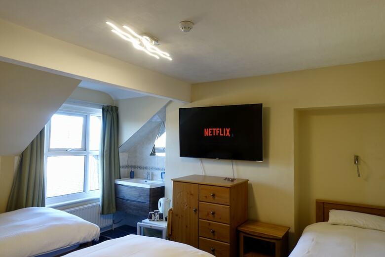 Hostal Abinger Guest House