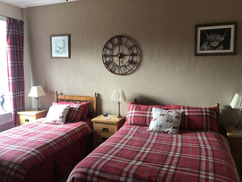Hostal Dunclutha Guest House