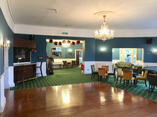 Devon Bay Hotel