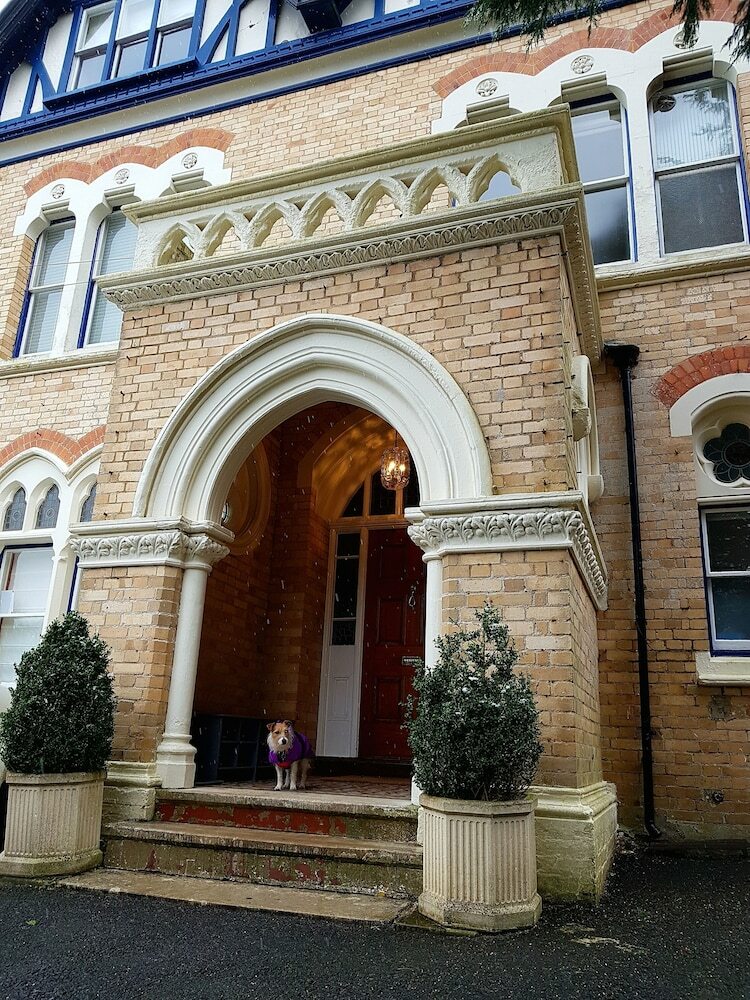 Hostal Westwell Hall