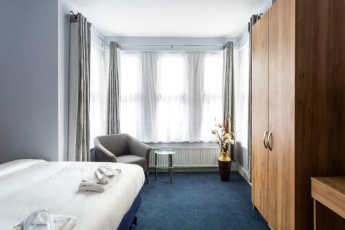 Wellesley Hotel