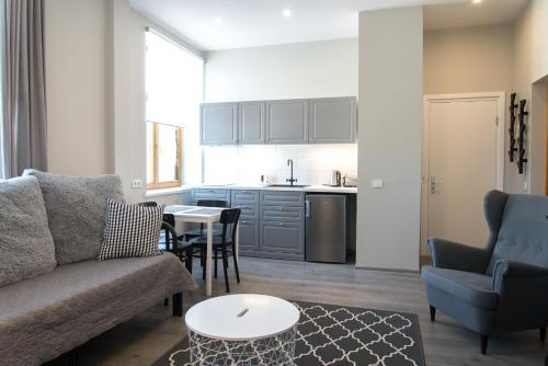 A9a (aud?ju 9 Apartamenti)