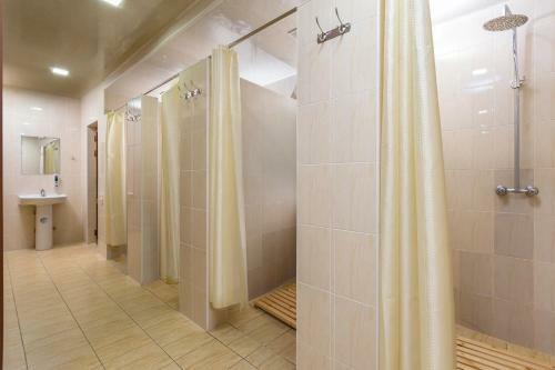 Hotel Makon Complex