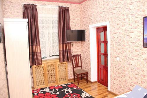 Hostal "chinara" Guest House