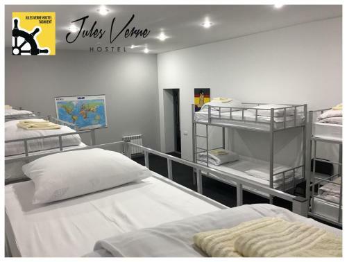 Jules Verne Hostel
