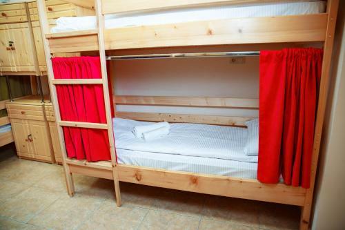 Coin Apartments & Hostel