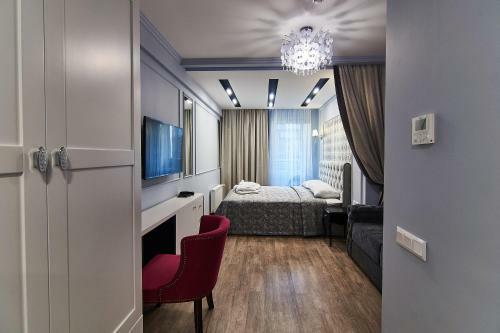 Light Hotel