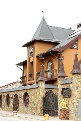 Posada Sadyba Smotrytska Perlyna