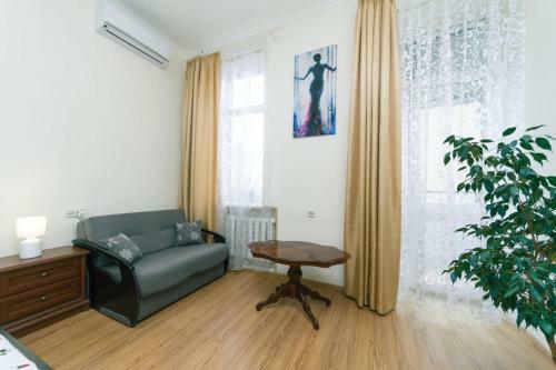 Apartment On Saksahanskoho Street