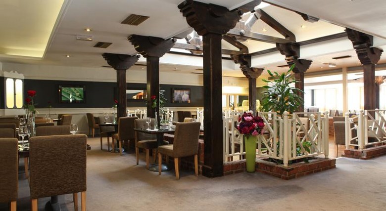 Hotel Tara Towers