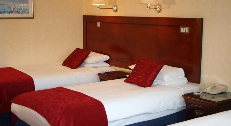 Hotel Tara Towers