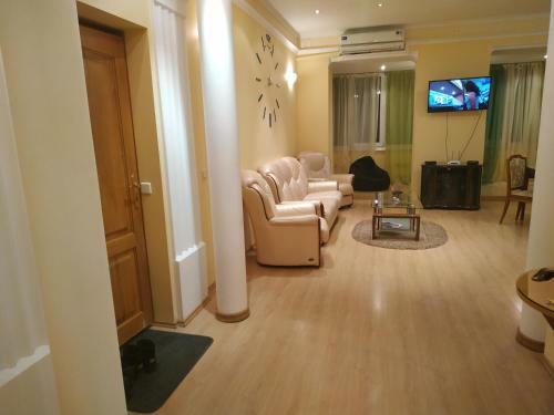 Apartment Na Ploshadi Lva Tolstogo