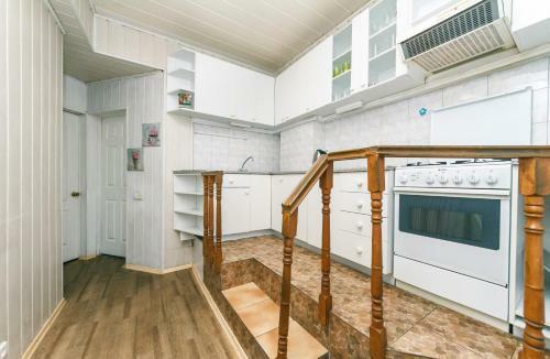 Apartment Near Darnitsa Metro Station
