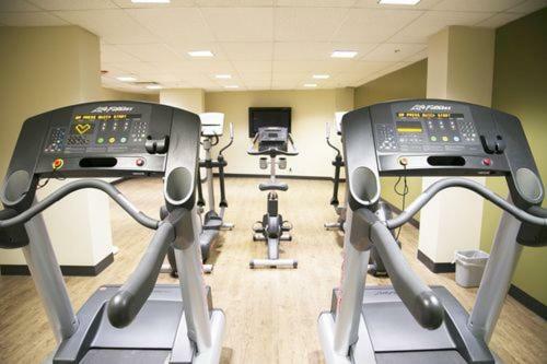 Hotel Residence & Conference Centre - Calgary