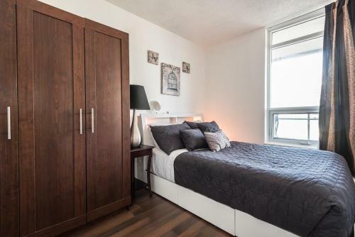 Apartment Near Rogers Centre