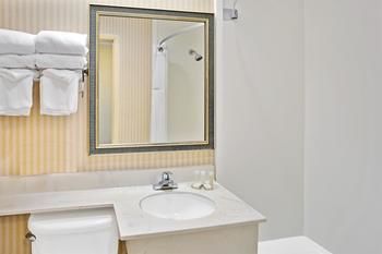 Hotel Howard Johnson Express Inn - College Park