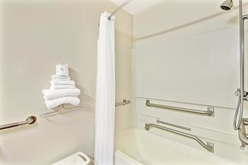 Hotel Super 8 Motel- Brattleboro