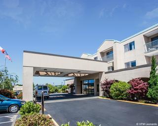 Hotel Quality Inn Grand Suites