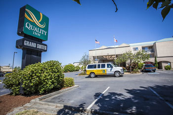 Hotel Quality Inn Grand Suites