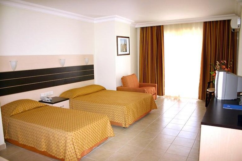 White City Beach Hotel