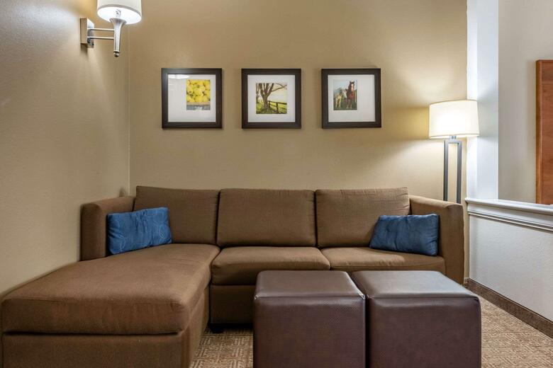 Hotel Comfort Suites