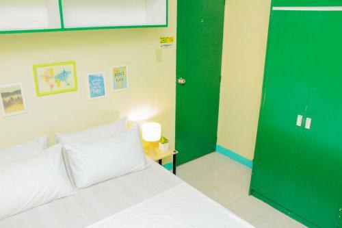 Nomadsmnl Backpackers Homestay