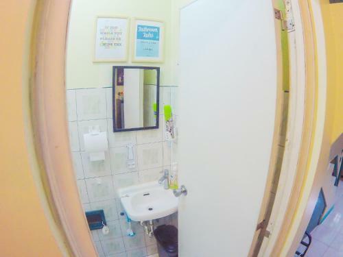 Nomadsmnl Backpackers Homestay