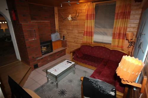 Hotel Aakenus Holiday Home Santa