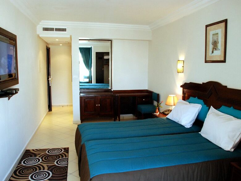 New Farah Hotel