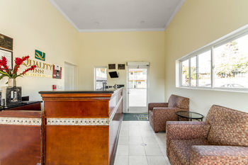 Hotel Quality Inn University