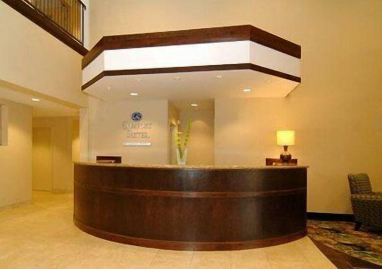 Hotel Comfort Suites