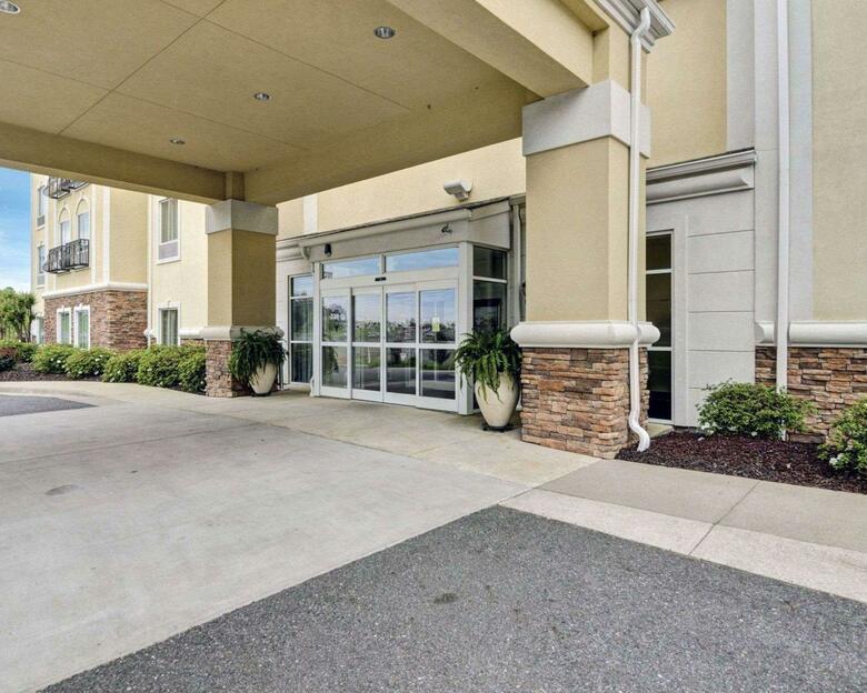 Hotel Comfort Suites