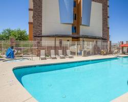 Hotel Comfort Suites Univ. Of Phoenix Stadium Area