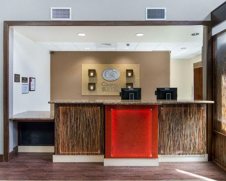 Hotel Comfort Suites