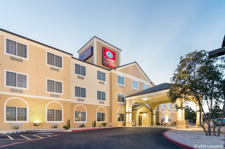 Hotel Comfort Suites
