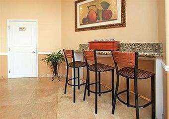 Hotel Quality Inn & Suites