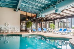 Quality Hotel & Suites At The Falls